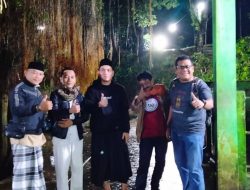 Di Tengah Hujan, Tim Paralegal Dragon Laksanakan Ziarah Malam ke Kawasan Sakral Makam Ki Demang Lancar