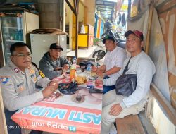 ‎Bhabinkamtibmas Karang Mulya Sambang Warga, Ciptakan Kondisi Aman Dan Nyaman