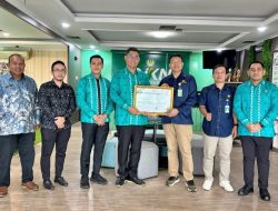 Kantah Tangsel Serahkan 108 Sertipikat Elektronik BMN sekaligus Kembali Raih 2 Penghargaan