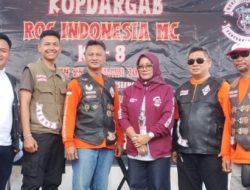 Prosesi Penyematan Atribut Warnai Kopdargab ke-8 ROC Indonesia MC di Ciseeng