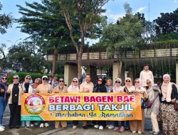 Komunitas B3 Tangsel Bagikan 800 Takjil di Alun-Alun Pamulang Sambut Ramadan