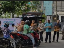 DPMPTSP Tangsel Bagikan Ribuan Paket Takjil kepada Masyarakat di Wilayah Serpong