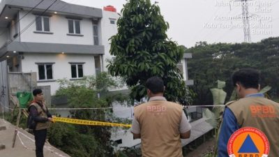 Jalan Amblas di Ciater Tangsel, Pengendara Diminta Waspada