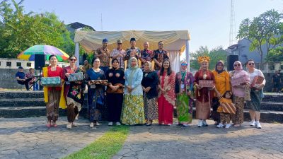 ‎Kapolsek Ciledug Hadiri Peringatan Hari Kartini di Puri Beta 1,Moment Mempererat Silaturahmi