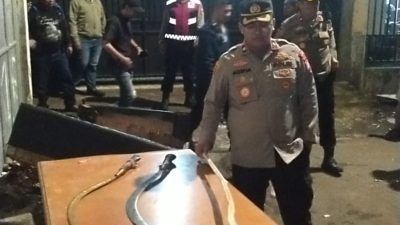 Cegah Tawuran dan Kejahatan Jalanan, Polsek Kebon Jeruk Temukan Celurit dan Sinte Saat Patroli