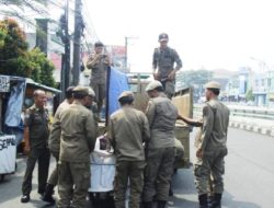 Satpol PP Kota Tangerang Turun Tangan, PKL Liar di Pasar Lembang Ditertibkan