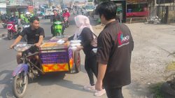 ‎Peduli Sesama, IWC Bersama Komunitas dan UMKM Bagikan Ratusan Nasi Box di Ciledug