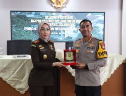 Kapolres Metro Jakarta Barat Jalin Silaturahmi dengan Kajari, Perkokoh Kolaborasi Polri dan Kejaksaan