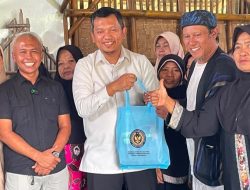 Lapas Kelas I Tangerang Bagikan 100 Paket Sembako untuk Lansia dan Warga Babakan