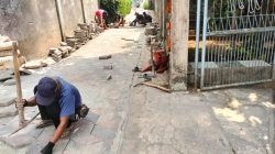 UPTD 3 Perkim Tangsel Gerak Cepat Perbaiki Jalan Rusak, Warga Ciater Apresiasi