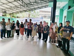 Ribuan Warga Cipayung Ciputat Terima Bantuan Beras 30 Kg Dari Pemerintah Pusat