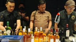 Satpol PP Tangsel Razia Tempat Hiburan, Ratusan Botol Miras Disita